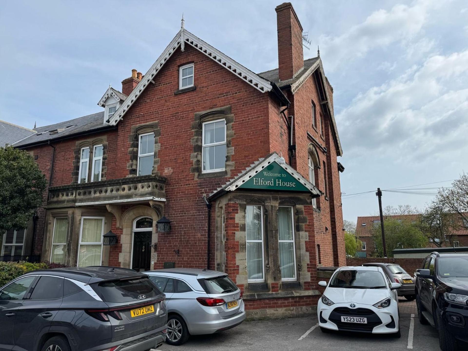 Guest house Elford House - 3*